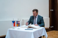 foto - brněnský diplomatický sbor, setkání s představiteli kraje 03.jpg