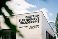 foto Centrum elektronové mikroskopie 02.jpg
