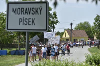 foto - 200613 Moravský Písek, pochod za vodu, těžba štěrkopísku, hejtman Šimek 02