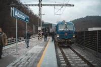 foto - Blansko - Adamov, premiér Fiala, otevření opravené trati 06.jpg